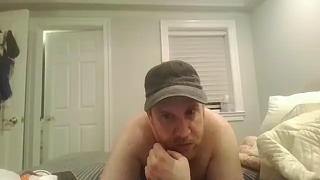 Snapshot of BeefyNcloudy chatting on April 19, 12:54 am BeefyNcloudy online show from April 19, 12:54 am