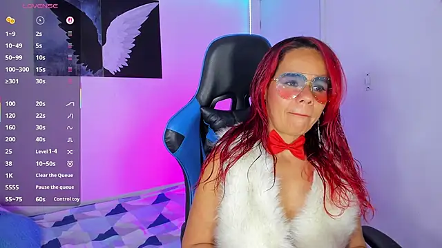 agathawalter  online show from May 12, 9:12 pm