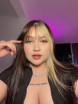 Daniela ruizz online show from May 15, 12:50 am