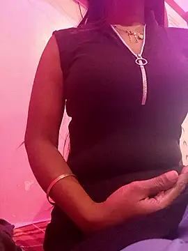 nehakapoor89 online show from December 19, 9:05 am