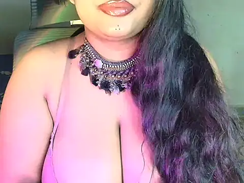 Snapshot of HEZALNUT chatting on April 18, 7:51 pm HEZALNUT online show from April 18, 7:51 pm