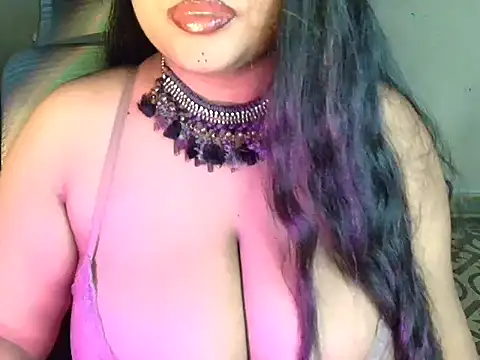 Snapshot of HEZALNUT chatting on April 18, 7:58 pm HEZALNUT online show from April 18, 7:58 pm