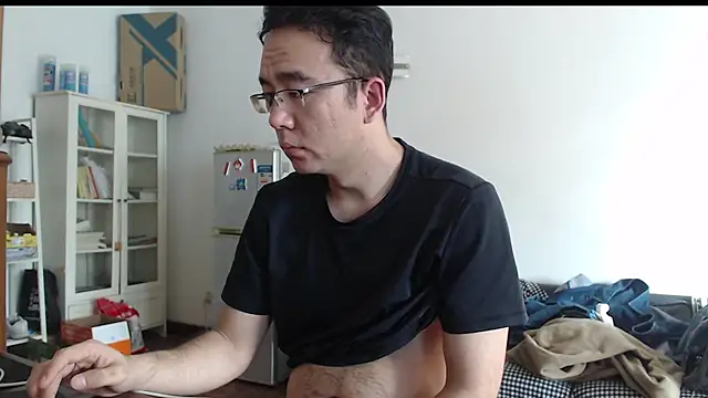 Snapshot of jjjjay123 chatting on February 5, 6:40 am jjjjay123 online show from February 5, 6:40 am