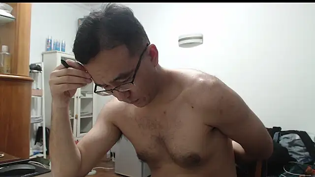 Snapshot of jjjjay123 chatting on February 9, 2:10 pm jjjjay123 online show from February 9, 2:10 pm