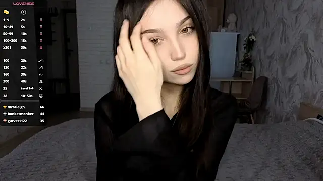 Qwami Amie online show from May 16, 6:43 am