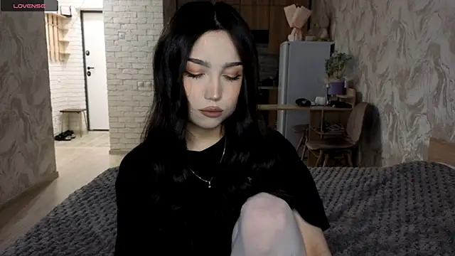 Qwami Amie online show from June 29, 10:26 am