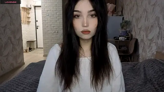 Qwami Amie online show from July 5, 5:47 am