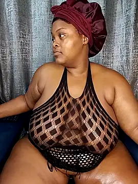 ChoklitBerryXX online show from May 3, 8:26 pm