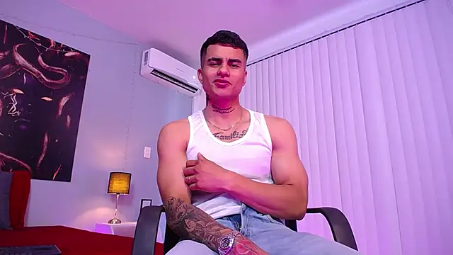 RyanGates  online show from December 17, 3:07 pm