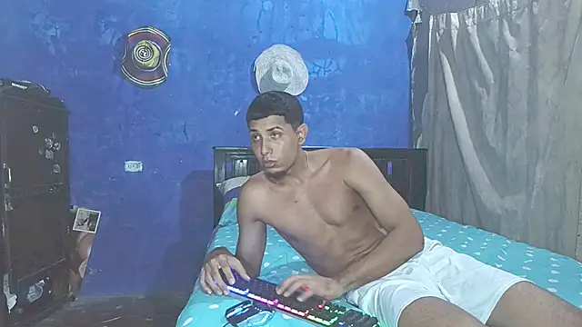 Liam Thomas online show from December 14, 11:09 pm