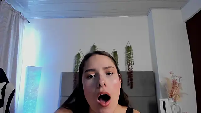 JulietaSnow online show from May 11, 6:27 pm
