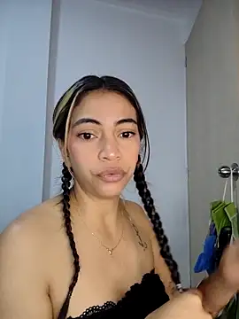 Snapshot of Evangeline_Bonnet chatting on March 28, 10:04 am Evangeline Bonnet online show from March 28, 10:04 am