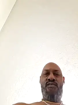 Snapshot of Rizzle9800 chatting on February 14, 6:54 am Rizzle9800 online show from February 14, 6:54 am