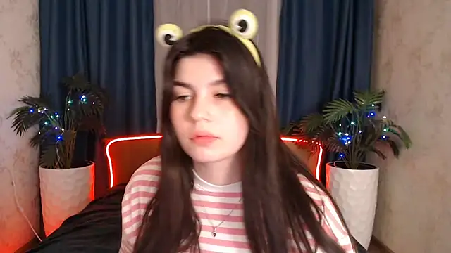 KisaModel online show from December 15, 10:19 am