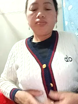 Luckyy03 online show from December 18, 10:05 pm