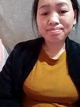 Luckyy03 online show from December 22, 2:41 am