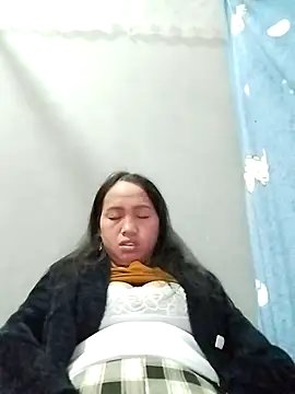 Luckyy03 online show from December 22, 2:47 pm