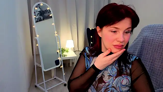 KellyMoussi online show from February 3, 2:00 pm