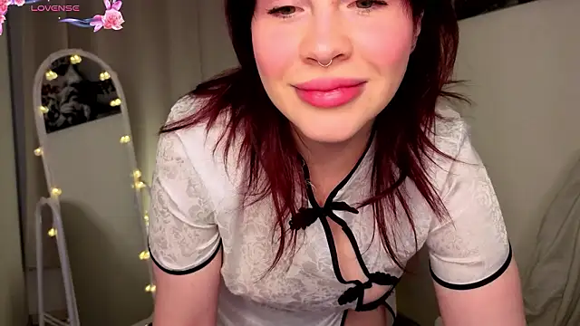 KellyMoussi online show from February 5, 2:00 pm