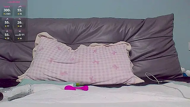 Snapshot of P-Pink chatting on January 11, 4:01 pm P-Pink online show from January 11, 4:01 pm