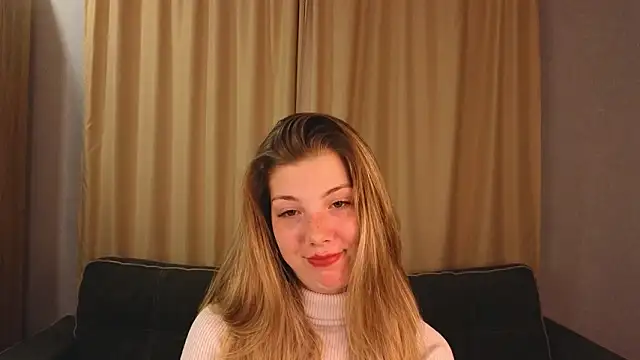 Snapshot of LumiaSolstice chatting on March 21, 5:38 pm LumiaSolstice online show from March 21, 5:38 pm