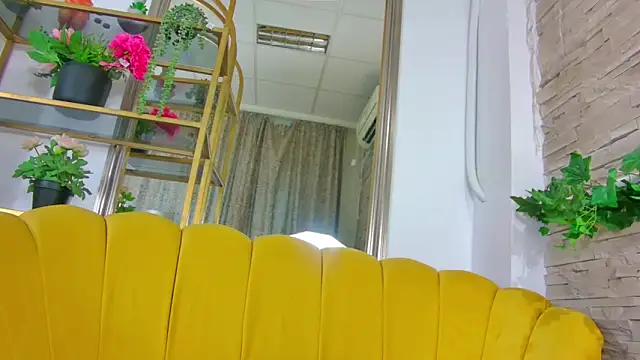 MelanieHex online show from February 12, 6:19 am