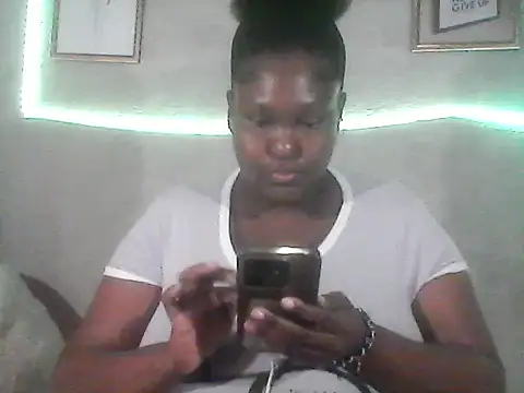 Snapshot of sweetmilkylady chatting on April 1, 8:26 am sweetmilkylady online show from April 1, 8:26 am