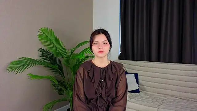 NyraVesperis online show from March 25, 3:07 pm