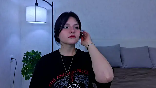 NyraVesperis online show from May 17, 5:38 am