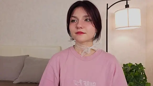NyraVesperis online show from May 18, 4:07 am