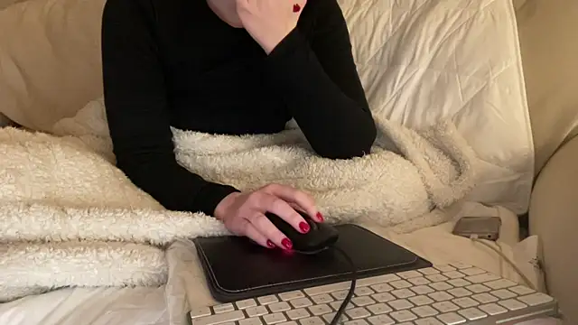 ijustturned18today online show from January 5, 5:27 pm