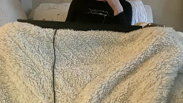 ijustturned18today online show from February 2, 3:44 pm