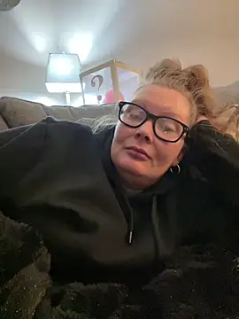 Snapshot of kissmyarch chatting on December 20, 12:29 am kissmyarch online show from December 20, 12:29 am