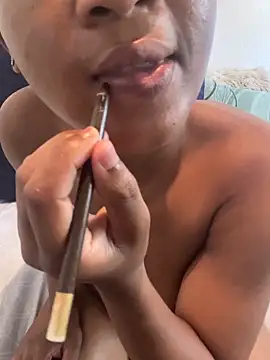 Snapshot of BellaSean chatting on February 5, 7:57 am BellaSean online show from February 5, 7:57 am