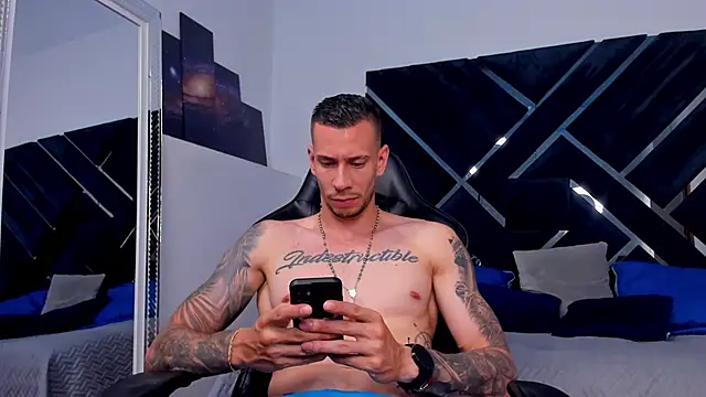 Snapshot of J_king__ chatting on February 21, 1:17 am J king online show from February 21, 1:17 am