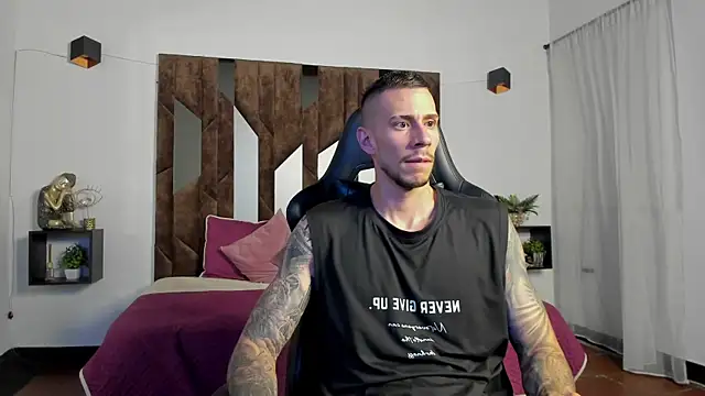 Snapshot of J_king__ chatting on June 24, 10:31 pm J king online show from June 24, 10:31 pm