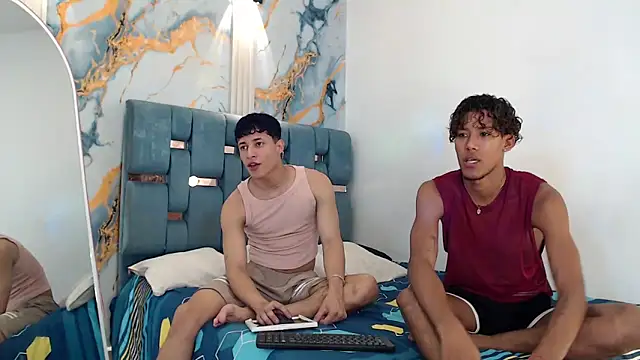 YOUNG GUYS1 online show from February 5, 1:21 am