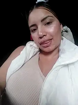 liliymike19 online show from February 5, 9:30 pm