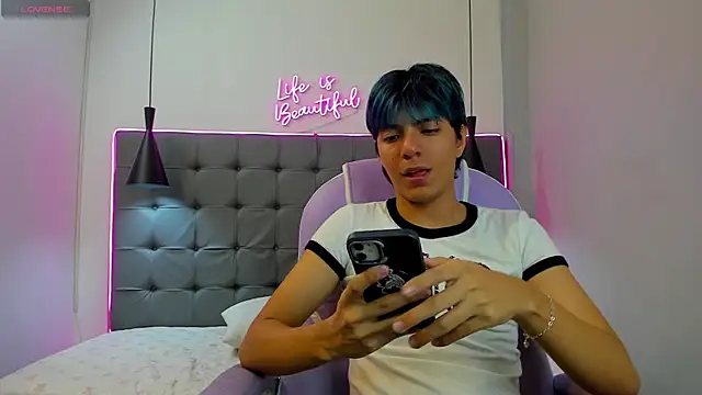 CodyTaylor  online show from December 16, 12:43 pm