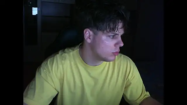 Snapshot of GymGuy0505 chatting on February 22, 9:46 pm GymGuy0505 online show from February 22, 9:46 pm