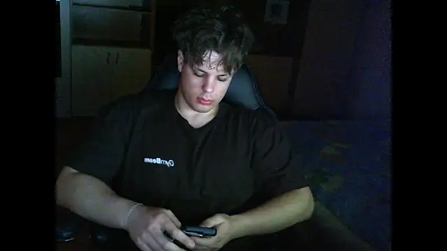 Snapshot of GymGuy0505 chatting on February 24, 4:05 pm GymGuy0505 online show from February 24, 4:05 pm