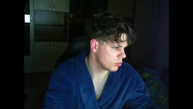 Snapshot of GymGuy0505 chatting on March 12, 9:10 pm GymGuy0505 online show from March 12, 9:10 pm