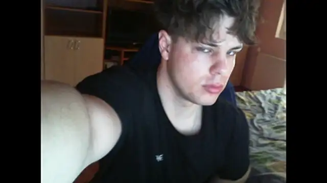 Snapshot of GymGuy0505 chatting on March 17, 2:31 pm GymGuy0505 online show from March 17, 2:31 pm