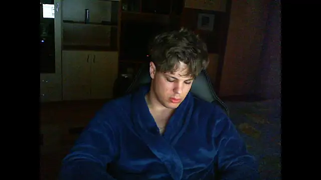 Snapshot of GymGuy0505 chatting on March 20, 3:06 pm GymGuy0505 online show from March 20, 3:06 pm