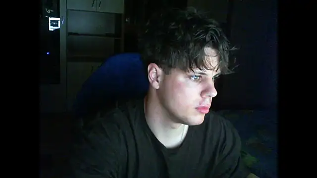 Snapshot of GymGuy0505 chatting on March 26, 10:37 pm GymGuy0505 online show from March 26, 10:37 pm