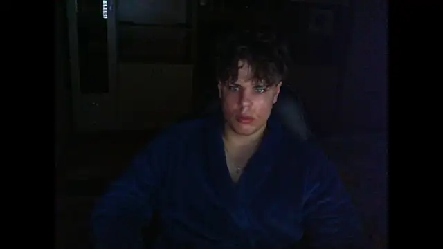 Snapshot of GymGuy0505 chatting on March 31, 8:31 pm GymGuy0505 online show from March 31, 8:31 pm