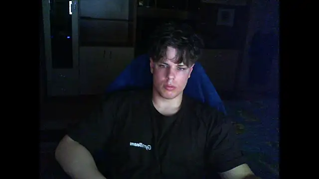 Snapshot of GymGuy0505 chatting on April 1, 9:23 pm GymGuy0505 online show from April 1, 9:23 pm