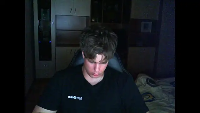 GymGuy0505 online show from May 4, 9:33 pm