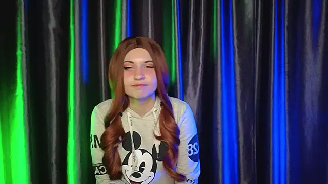 VennieCowgill online show from December 22, 4:42 am