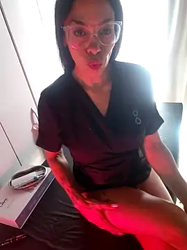 dulcemorela83 online show from February 2, 4:38 pm